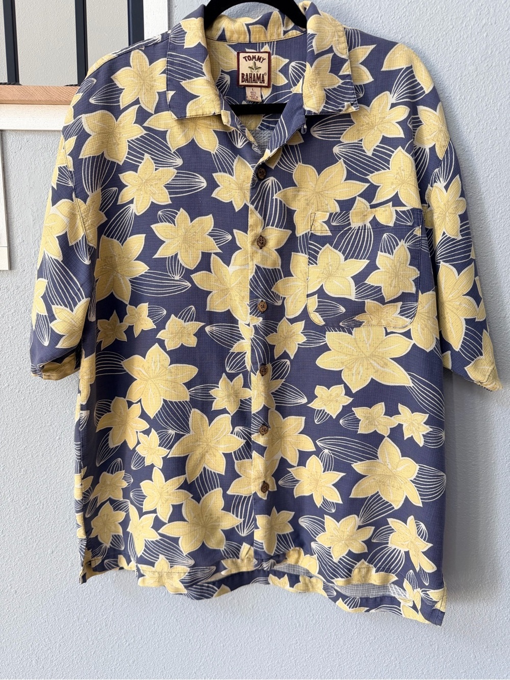 Tommy Bahama 100% Silk Hawaiian Camp Shirt Blue Yellow Floral Size L